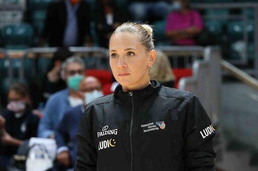 Basket A1 finalmente un arbitro donna