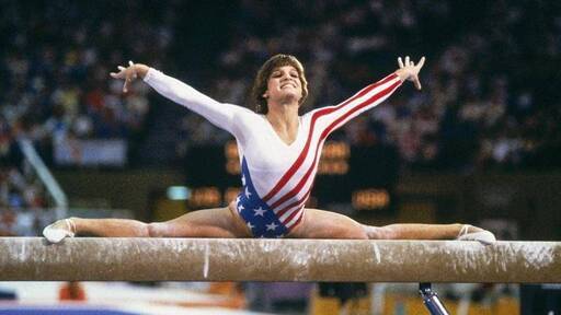 Mary Lou Retton, la "star" dei Giochi Olimpici, ha lottato per la vita